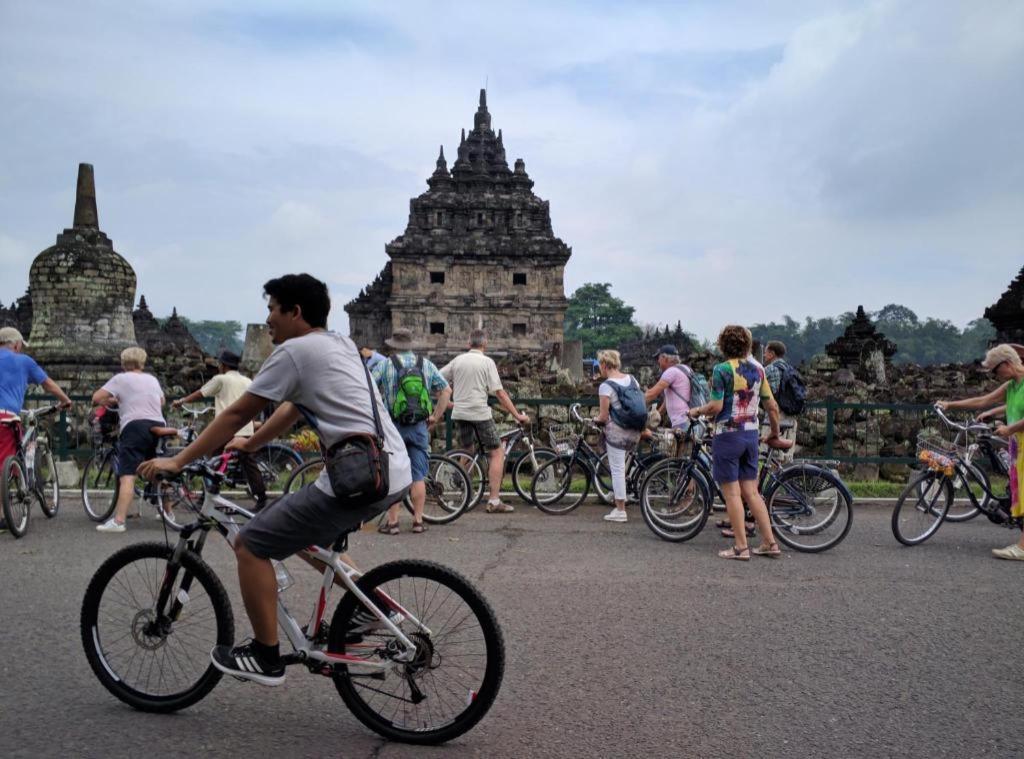 Joglo Ayem Tentrem Prambanan Εξωτερικό φωτογραφία