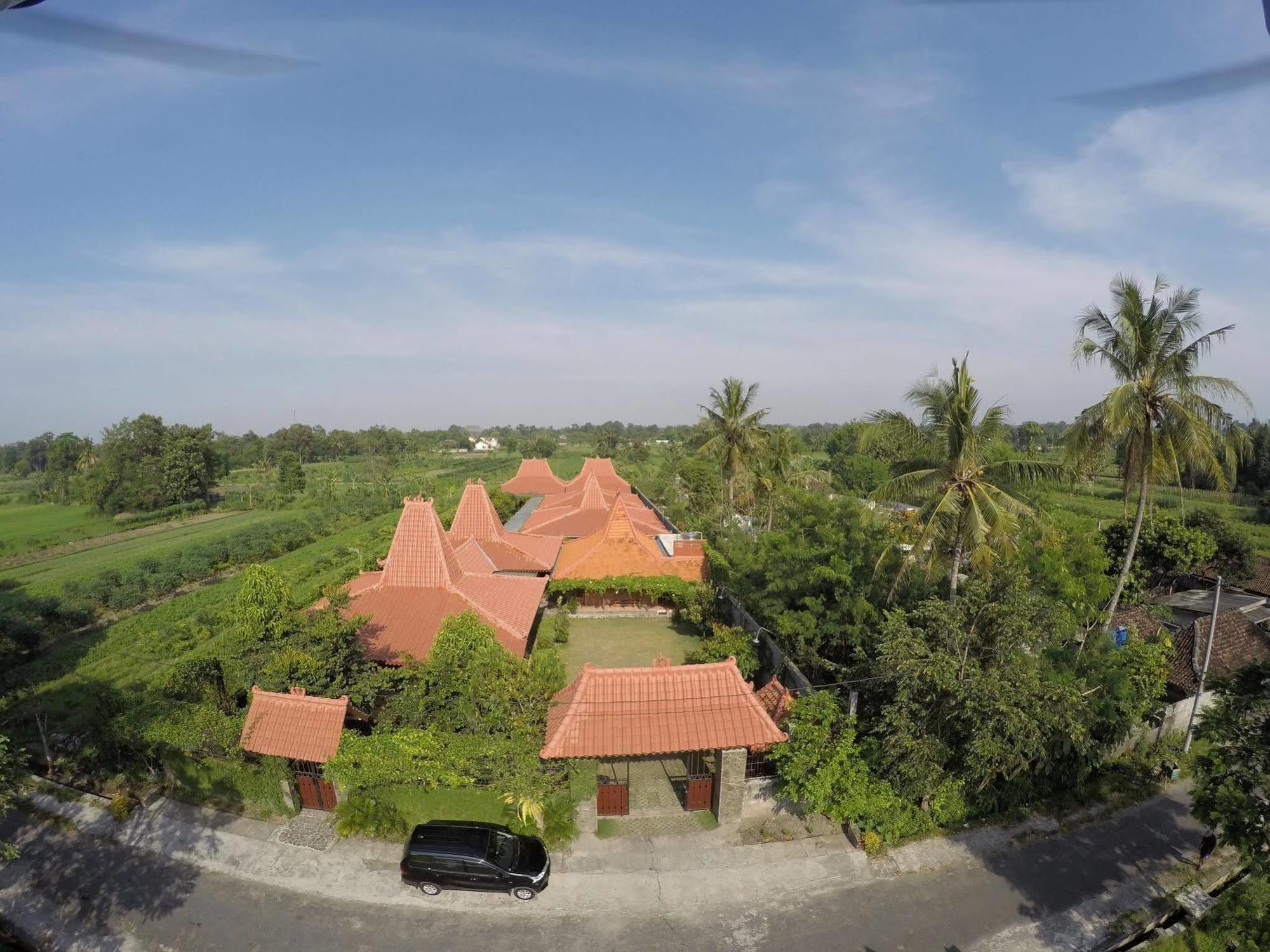 Joglo Ayem Tentrem Prambanan Εξωτερικό φωτογραφία